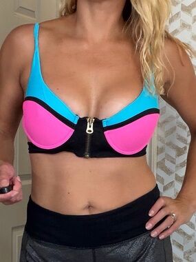 Beach Bunny XL top